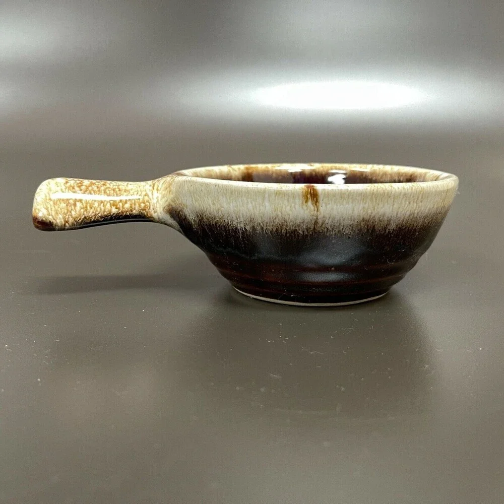 Monmouth Maple Leaf Brown Pottery Drip Glaze Handled‎ Soup Bowl USA